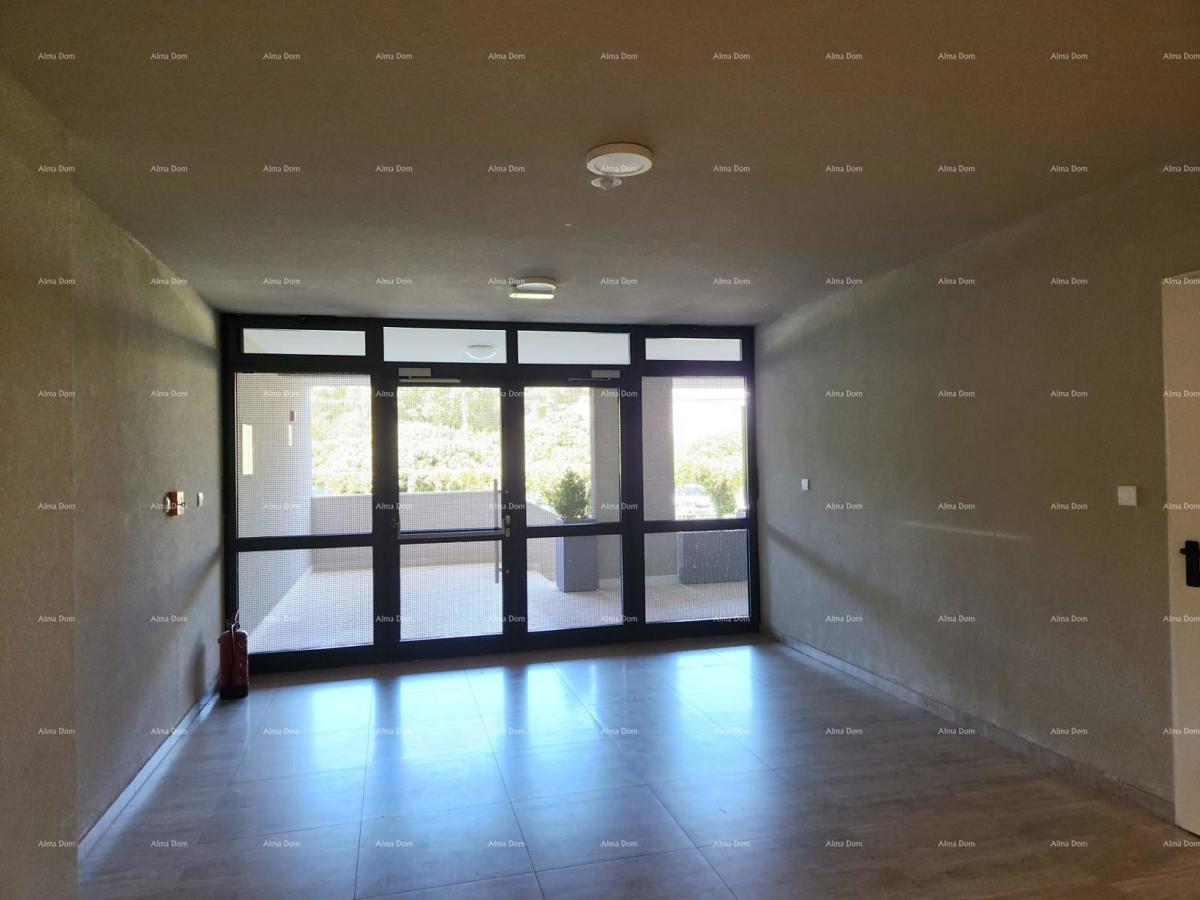 STOJA Moderno appartamento con terrazza di 80 m², a 100 m dal mare a Pola!