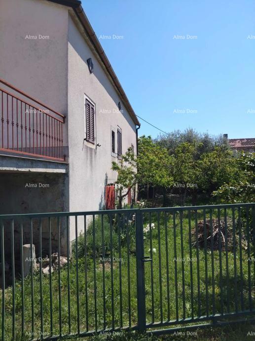 Verteneglio, casa indipendente con giardino - da ristrutturare