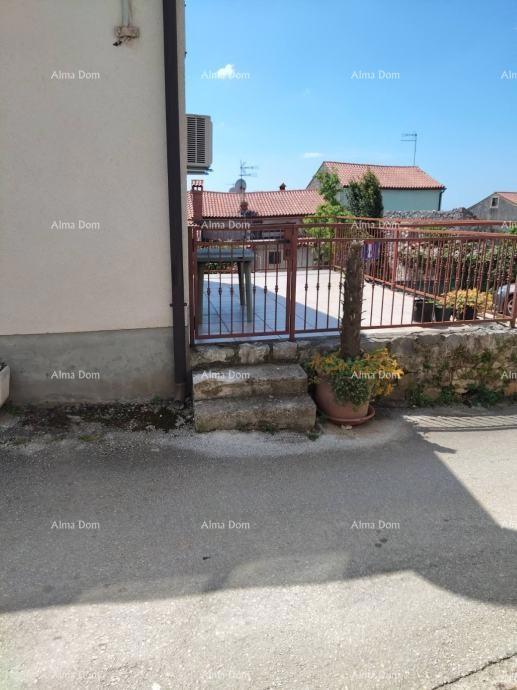 Verteneglio, casa indipendente con giardino - da ristrutturare