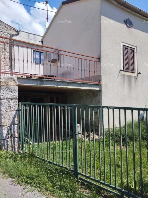 Verteneglio, casa indipendente con giardino - da ristrutturare