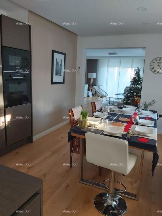 Pješčana Uvala, Villa con appartamenti vicino al mare