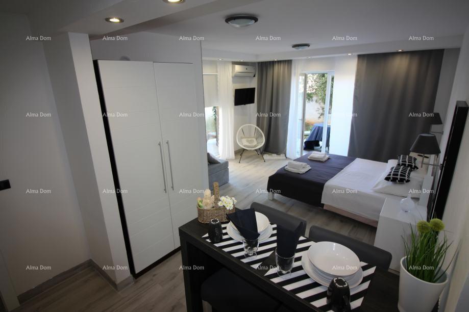 Pješčana Uvala, Villa con appartamenti vicino al mare