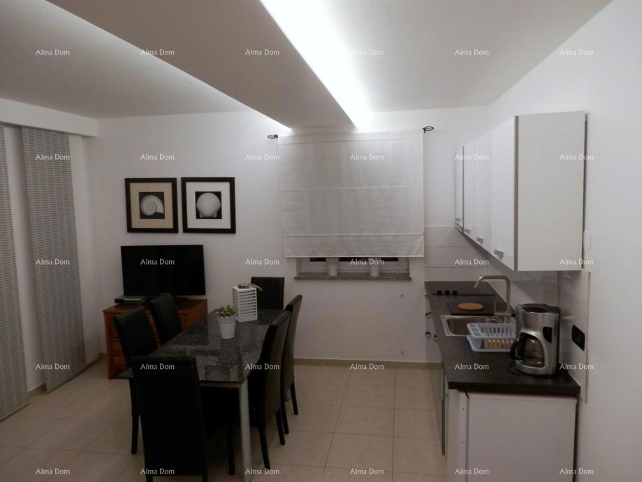 Pješčana Uvala, Villa con appartamenti vicino al mare