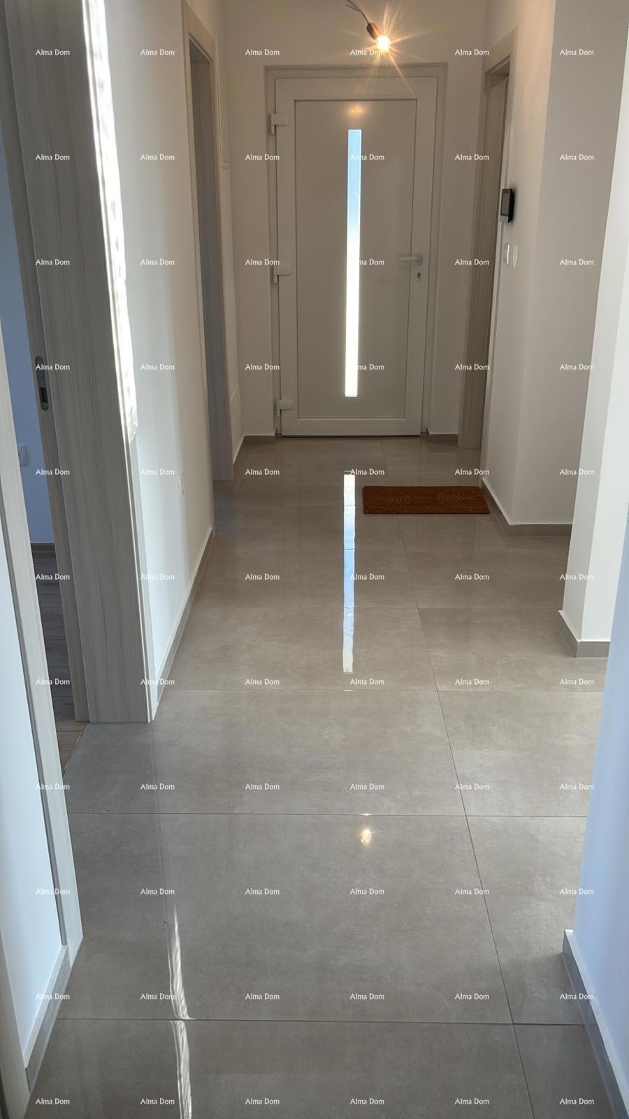 ŠIŠAN, casa con due unità abitative, 195 m2