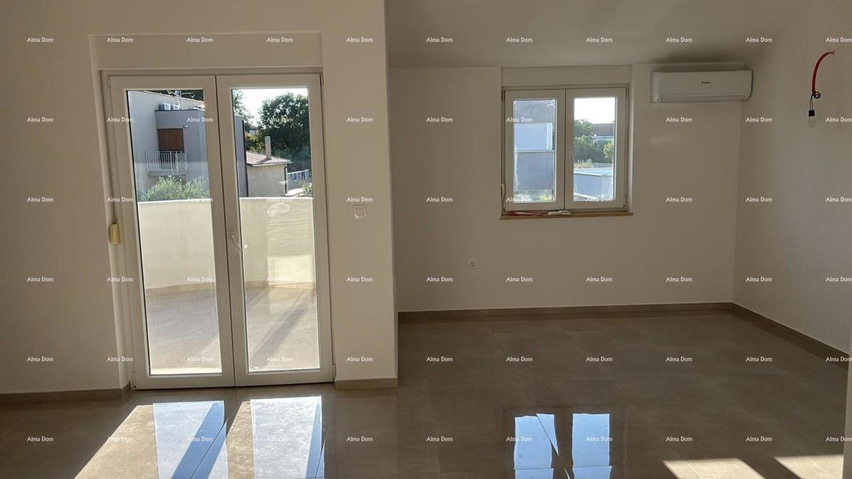 ŠIŠAN, casa con due unità abitative, 195 m2