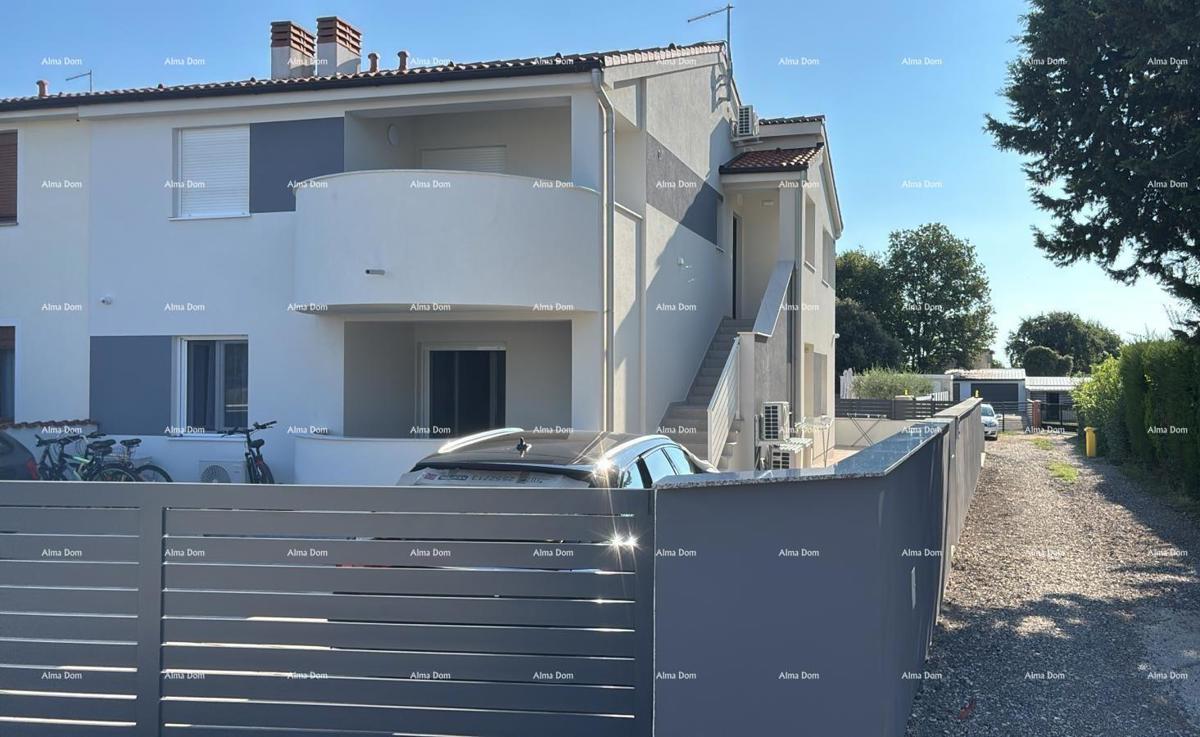 ŠIŠAN, casa con due unità abitative, 195 m2