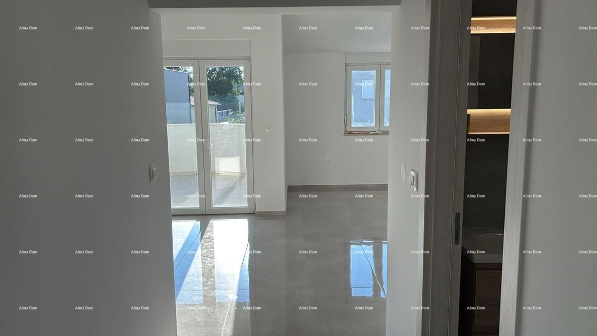 ŠIŠAN, casa con due unità abitative, 195 m2