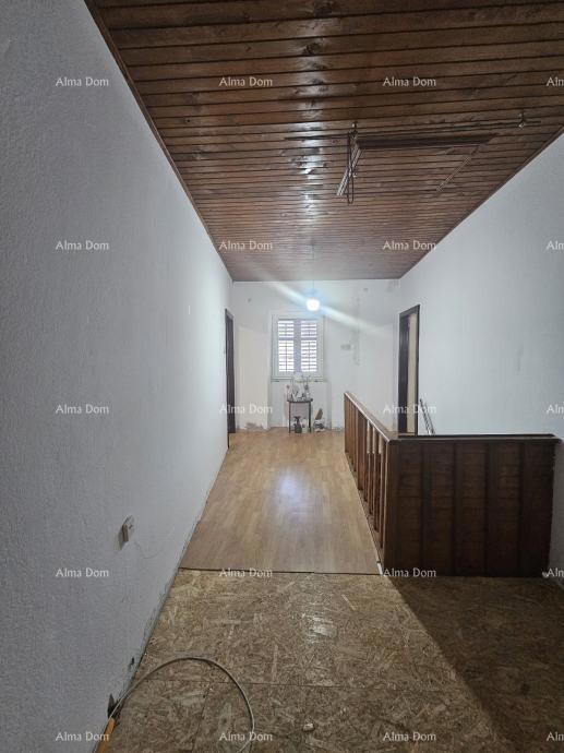 Barban – casa con cortile recintato