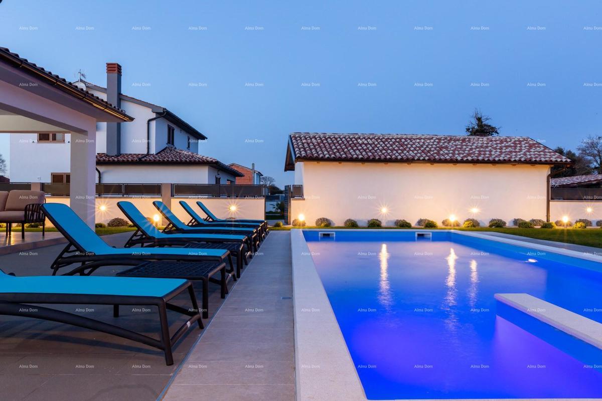 Pula.  8 km.  Šikići.