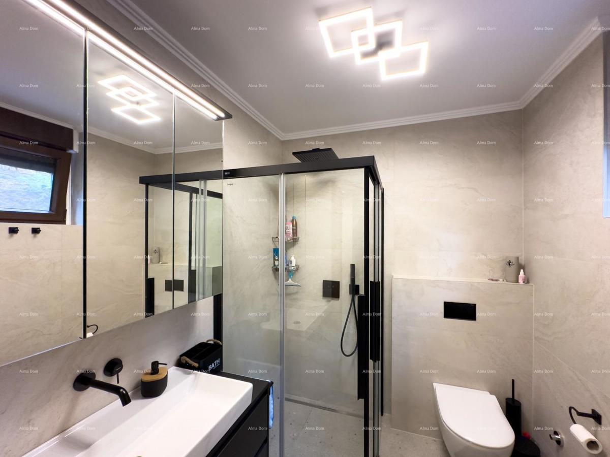 Vendiamo un appartamento completamente ristrutturato a Duga Uvala!