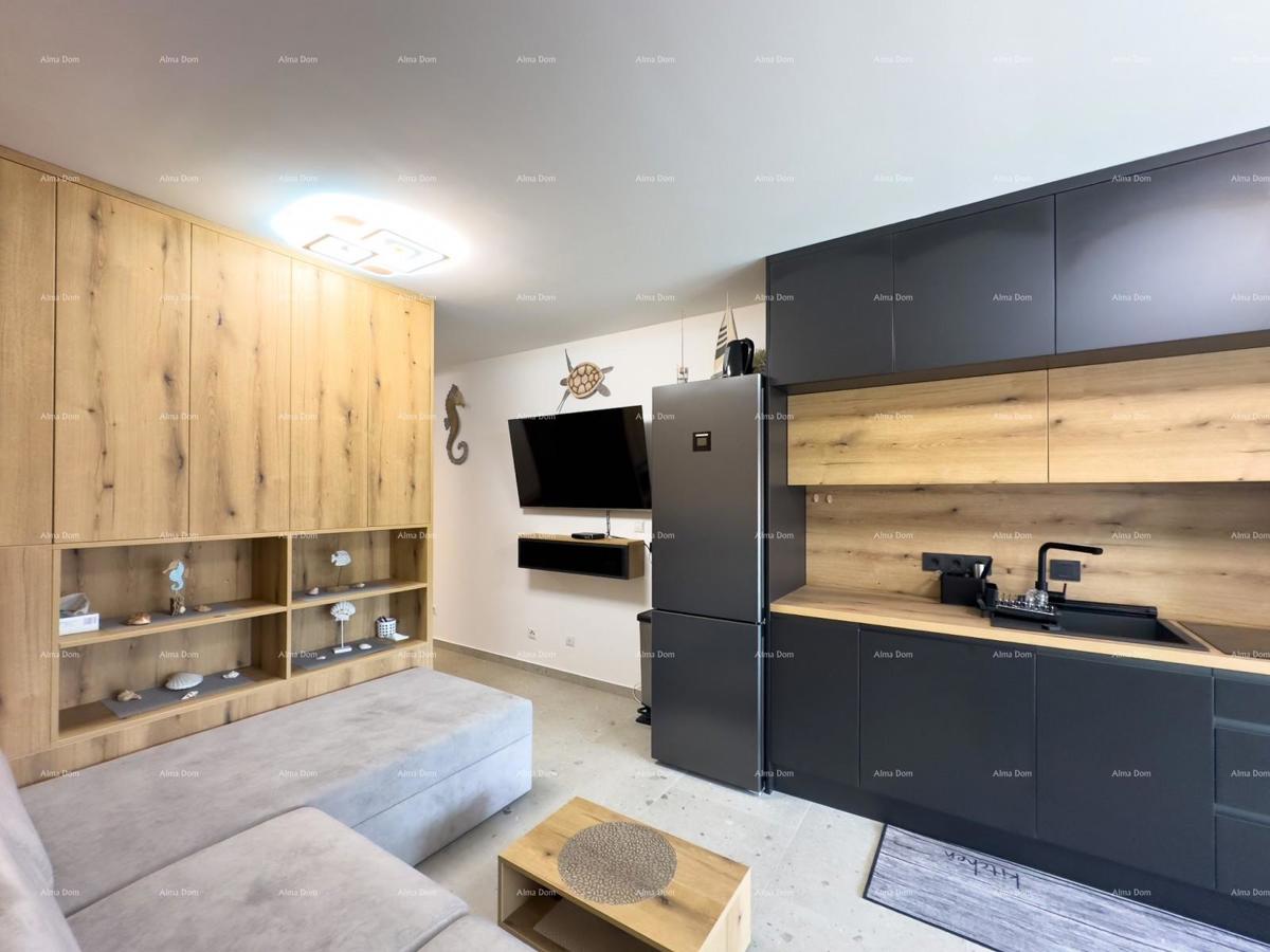 Vendiamo un appartamento completamente ristrutturato a Duga Uvala!