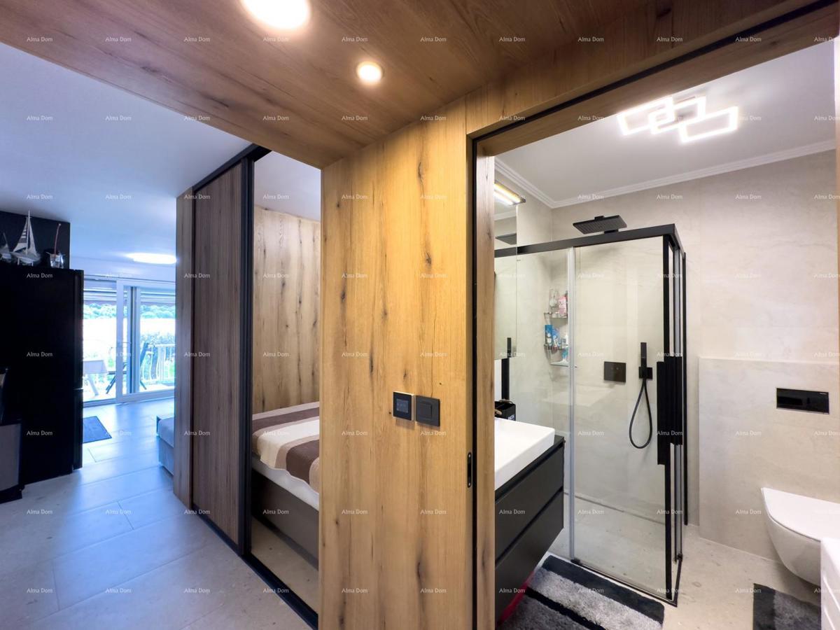 Vendiamo un appartamento completamente ristrutturato a Duga Uvala!