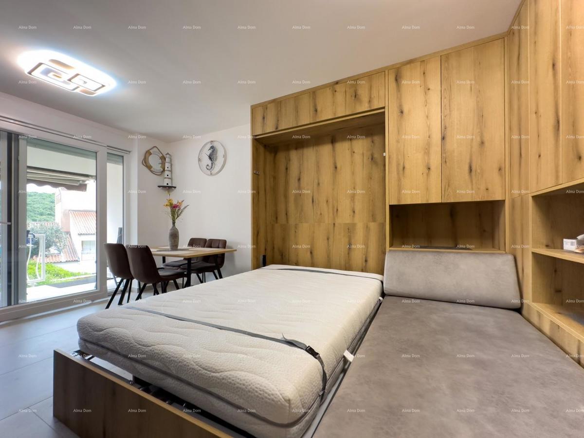 Vendiamo un appartamento completamente ristrutturato a Duga Uvala!