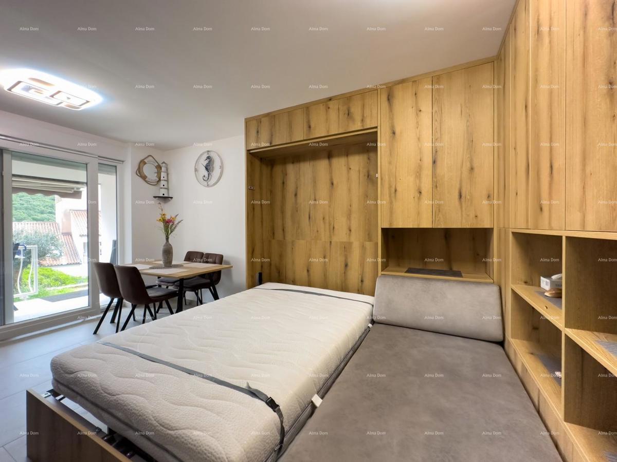 Vendiamo un appartamento completamente ristrutturato a Duga Uvala!