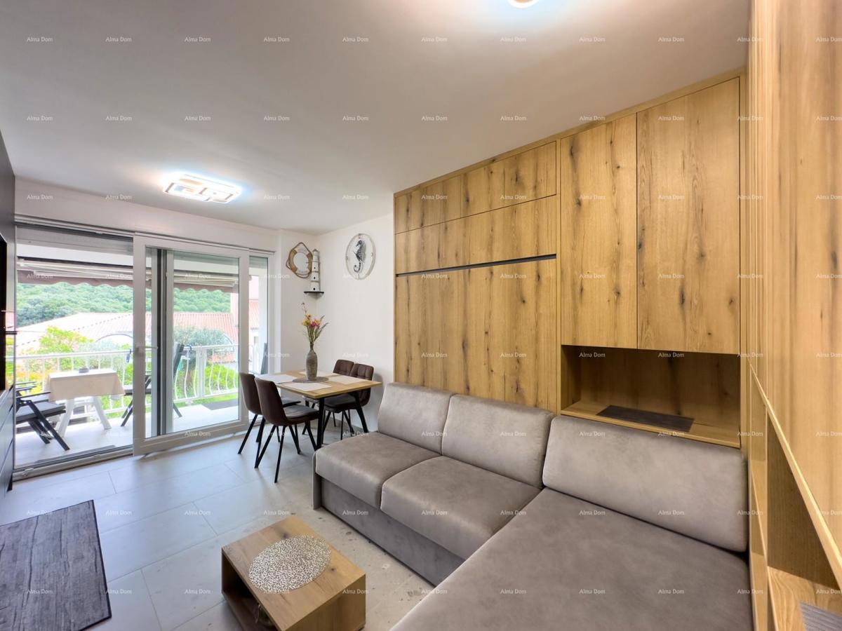 Vendiamo un appartamento completamente ristrutturato a Duga Uvala!