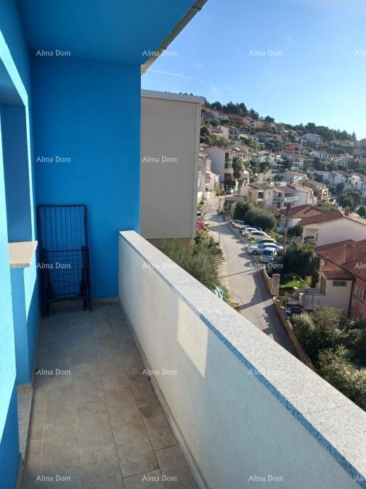 Rabac – appartamento con vista mare, 3 camere, due terrazze
