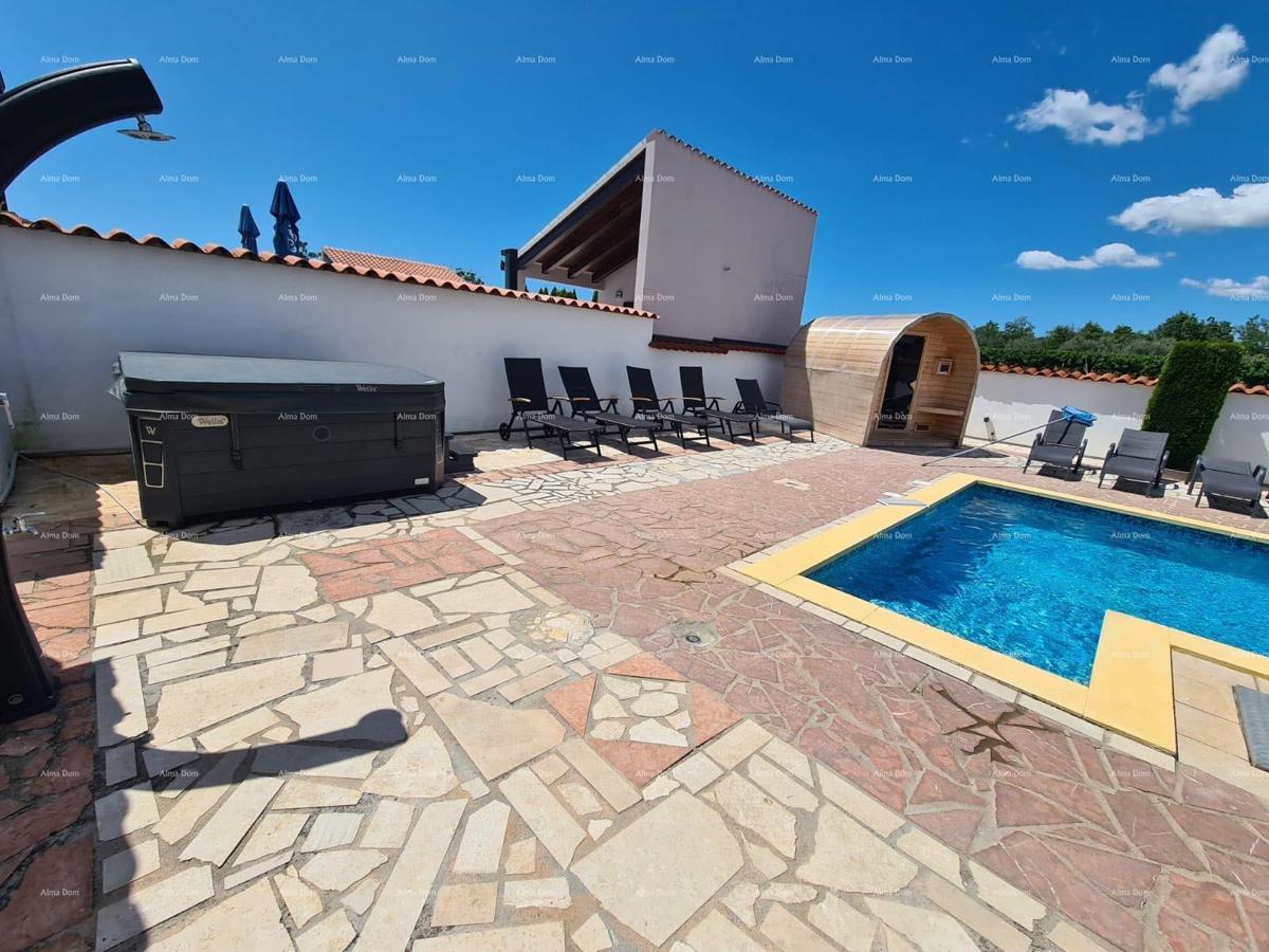 In vendita casa con piscina – Valtura