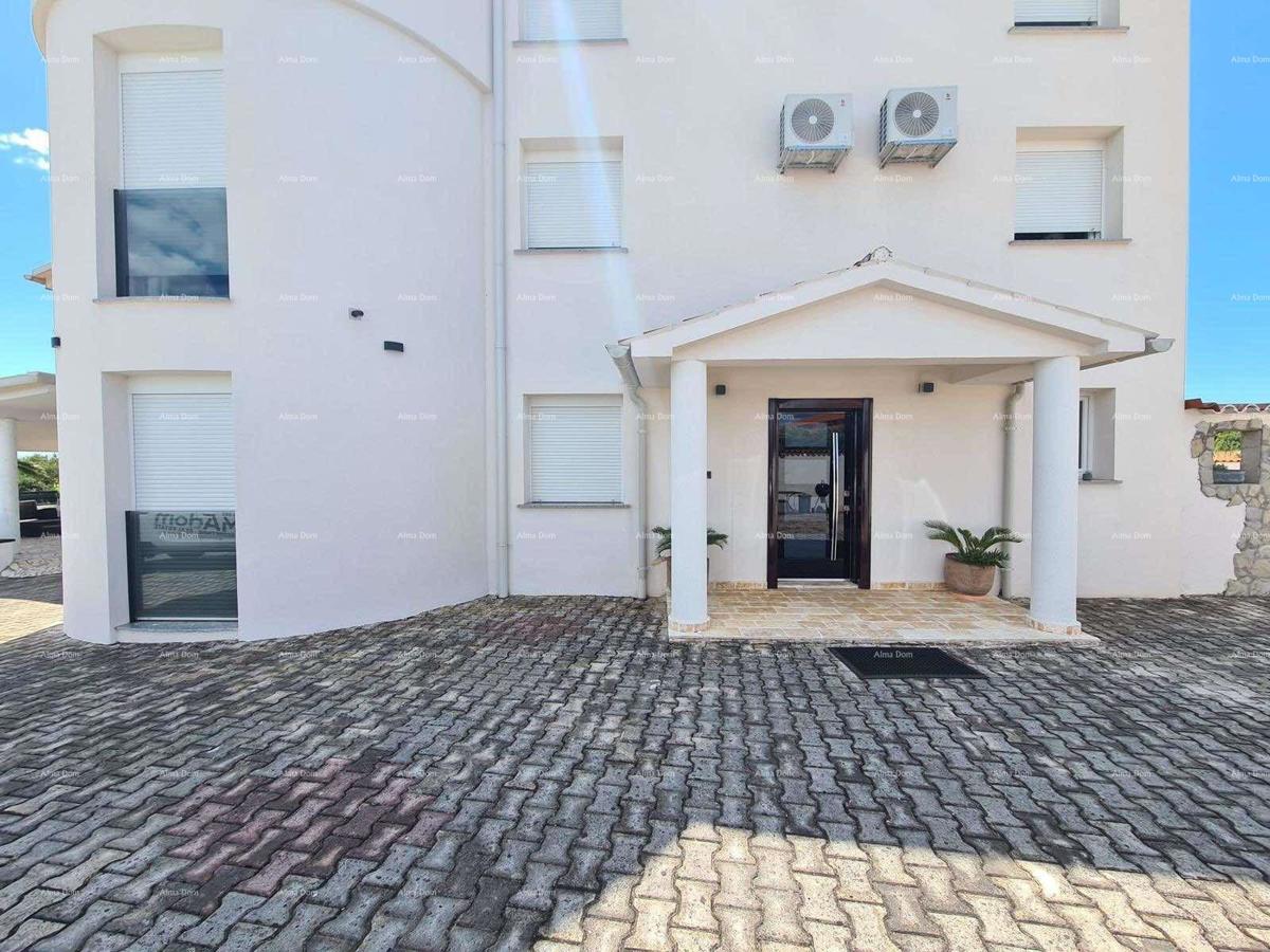 In vendita casa con piscina – Valtura