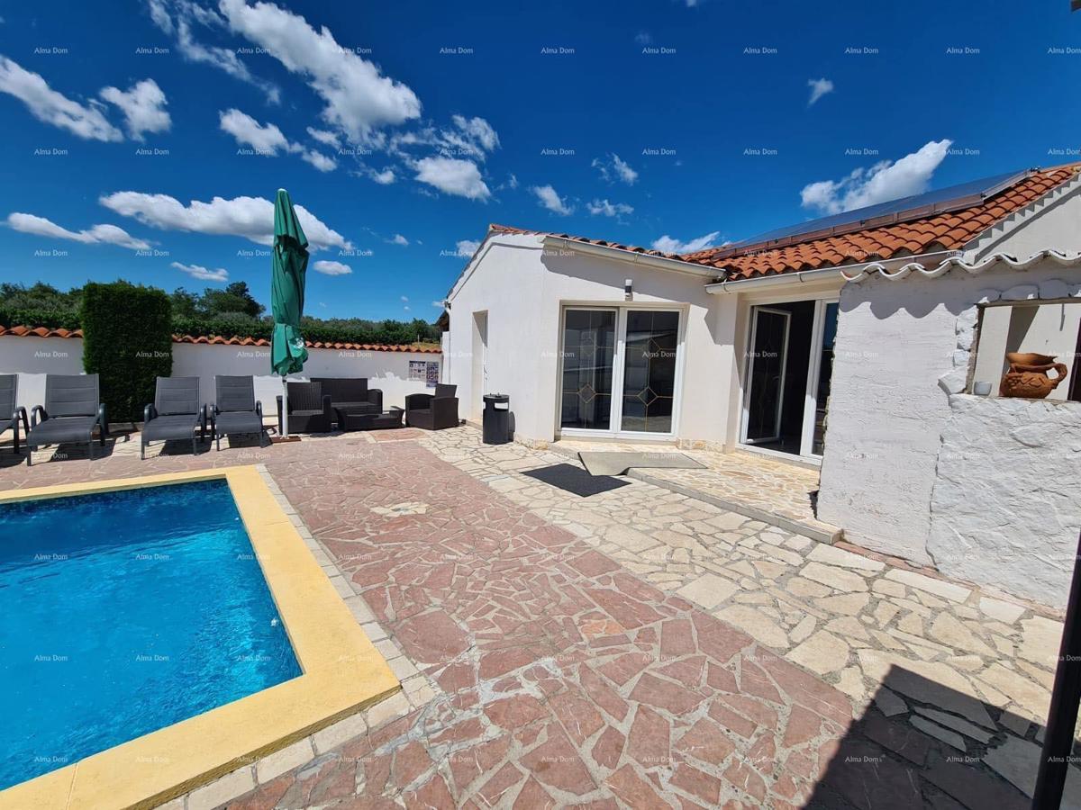 In vendita casa con piscina – Valtura