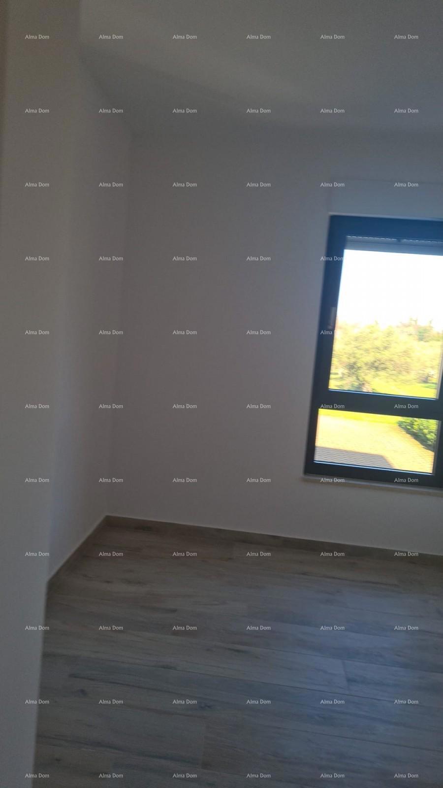 Appartamento moderno con due posti auto, nel blocco B, vicino a Umago! s2