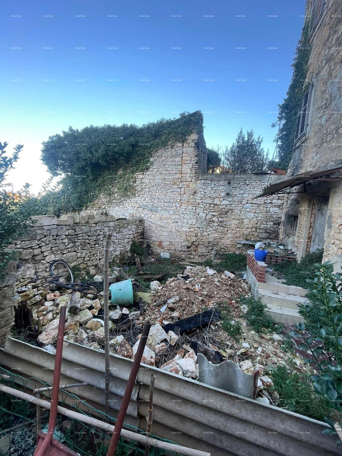 In vendita casa in pietra da ristrutturare nel cuore di Vodnjan