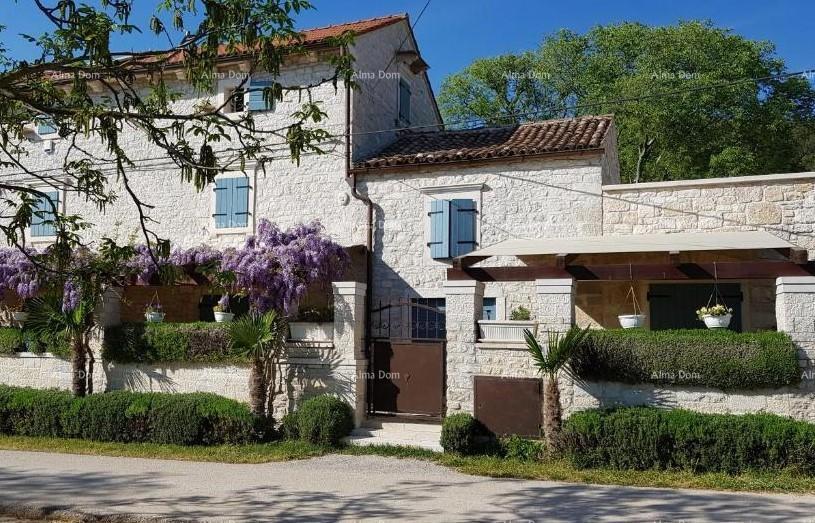 ROVINJ (dintorni) - Casa in pietra autentica con piscina in vendita
