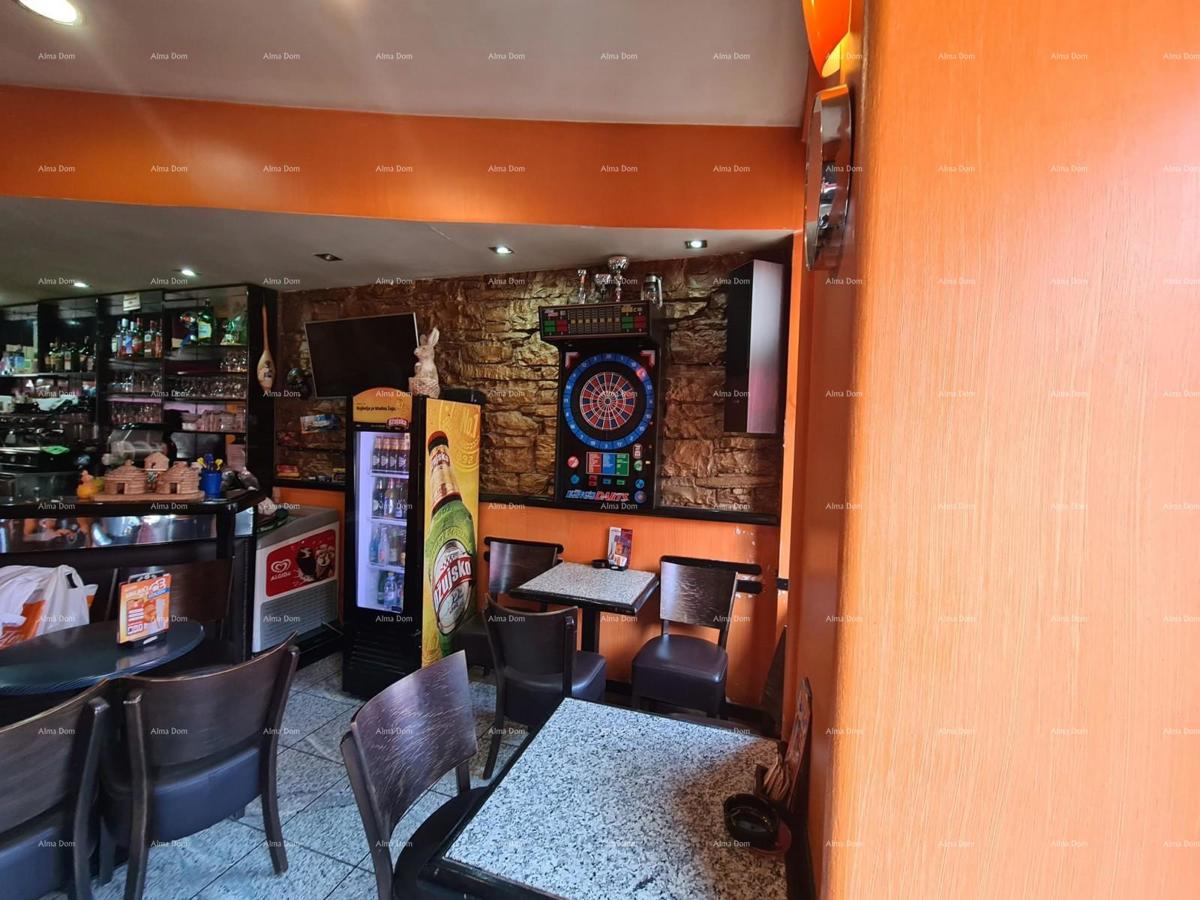 IN VENDITA – SPAZIO COMMERCIALE NEL CENTRO STORICO DI PULA (MERCATO)