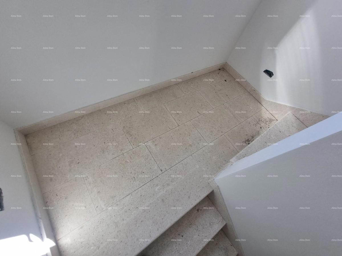 In vendita casa con piscina e vista mare – tranquillo villaggio di Raša