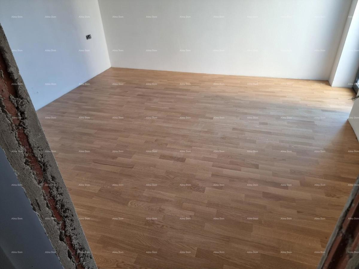 In vendita casa con piscina e vista mare – tranquillo villaggio di Raša