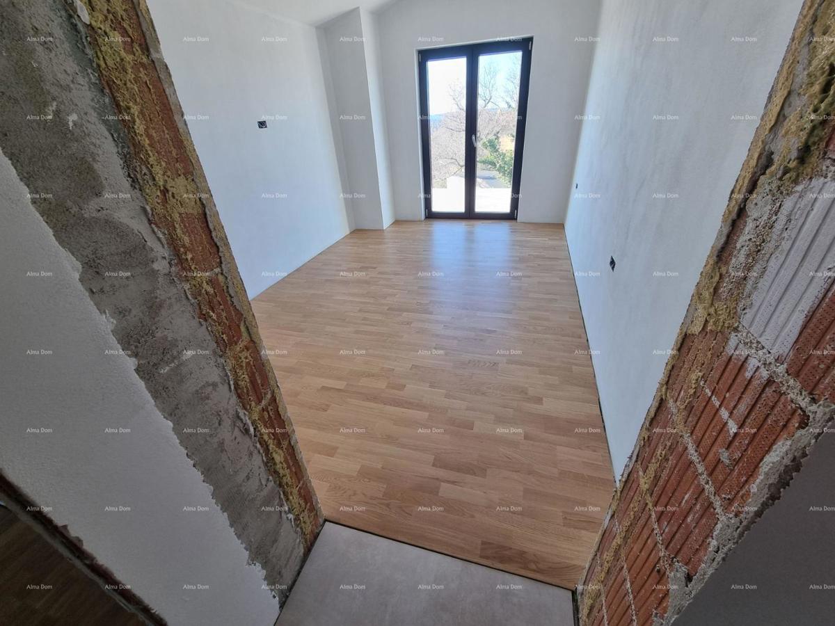 In vendita casa con piscina e vista mare – tranquillo villaggio di Raša