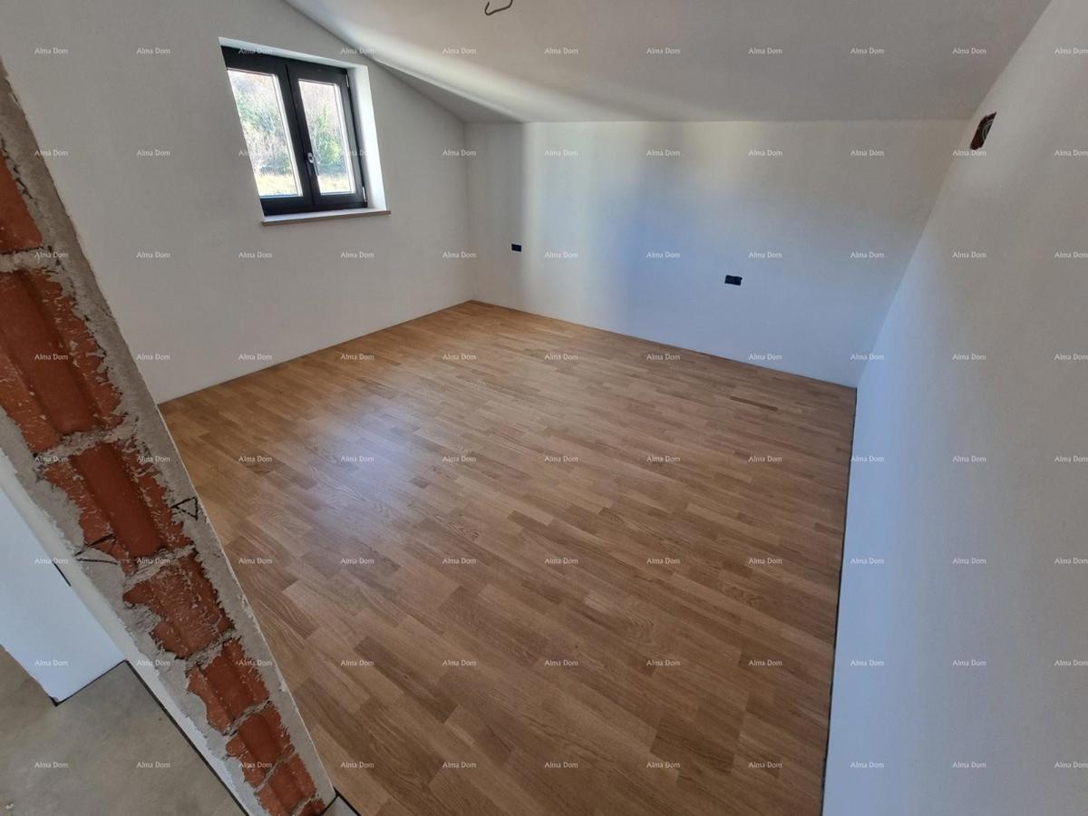 In vendita casa con piscina e vista mare – tranquillo villaggio di Raša