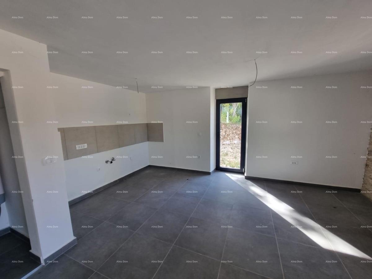 In vendita casa con piscina e vista mare – tranquillo villaggio di Raša