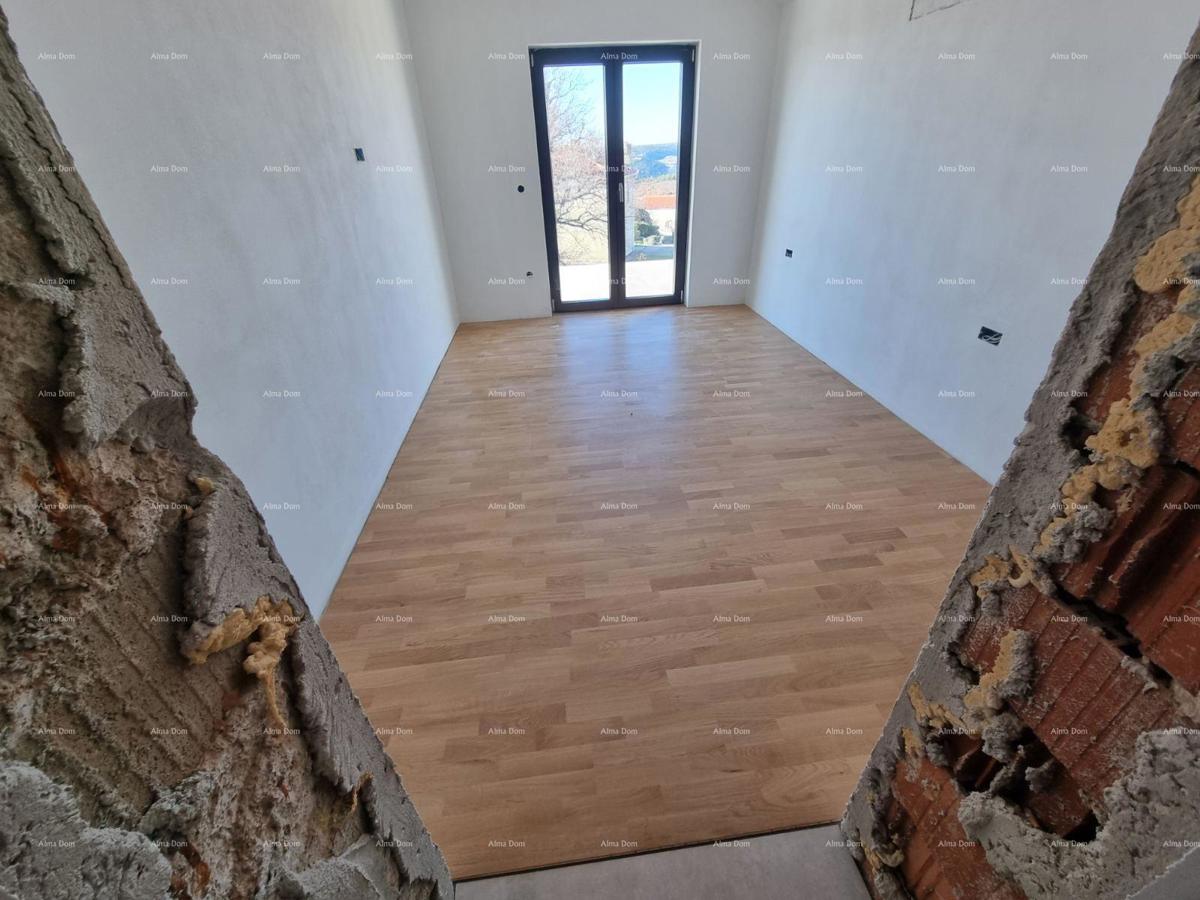 In vendita casa con piscina e vista mare – tranquillo villaggio di Raša