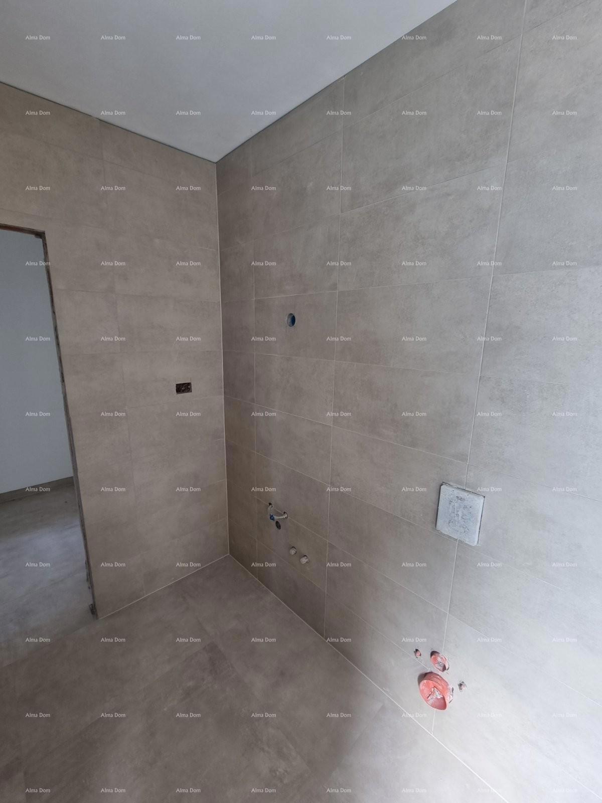 In vendita casa con piscina e vista mare – tranquillo villaggio di Raša