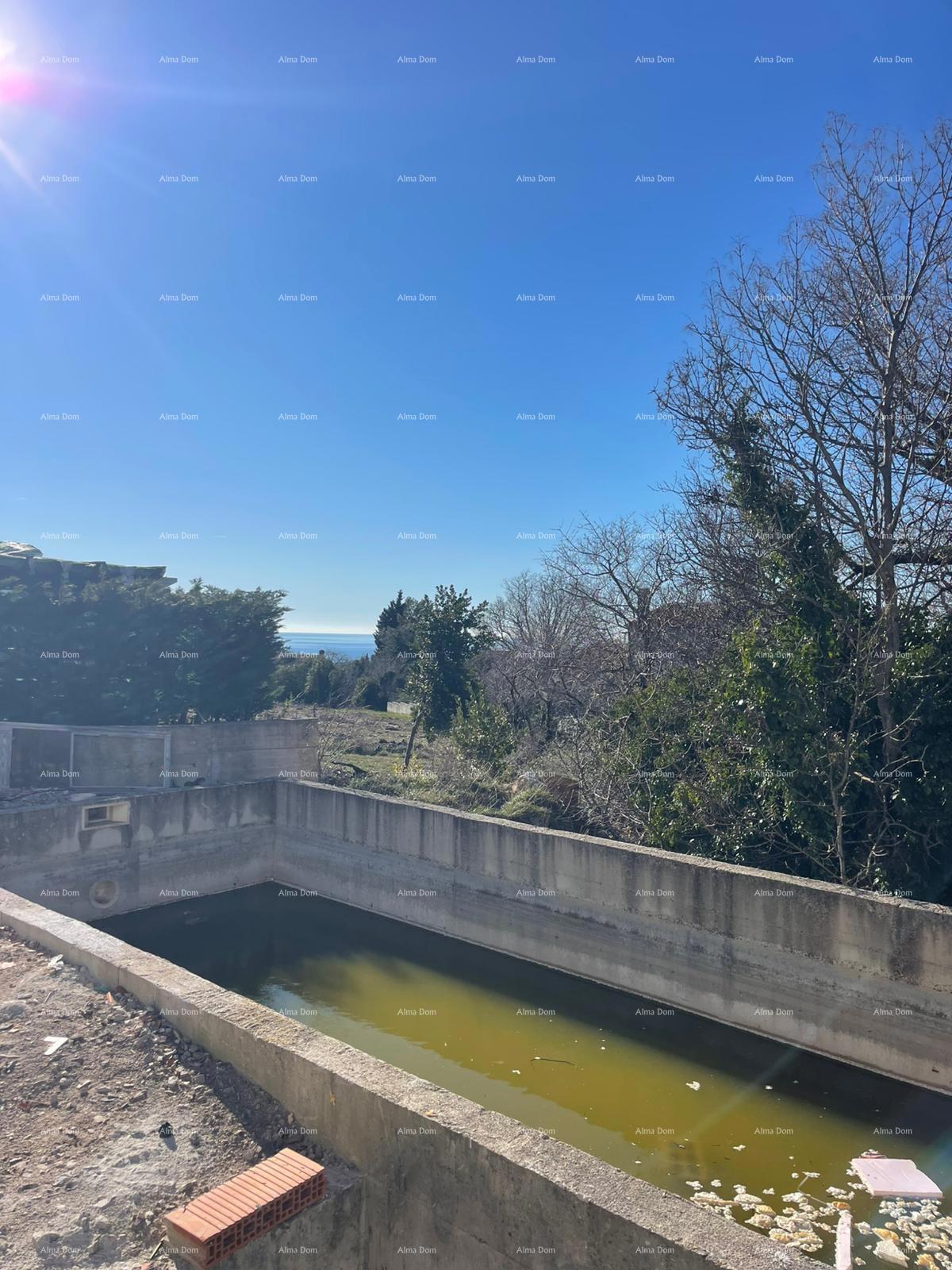 In vendita casa con piscina e vista mare – tranquillo villaggio di Raša