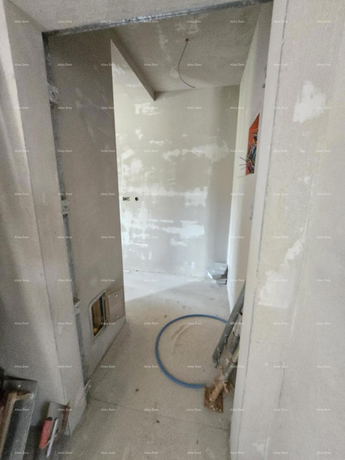 Due stanze al piano terra con giardino