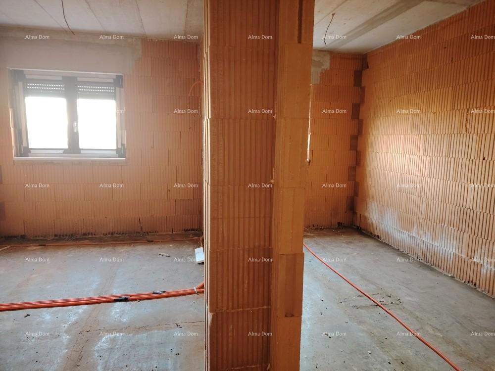 Due stanze al piano terra con giardino