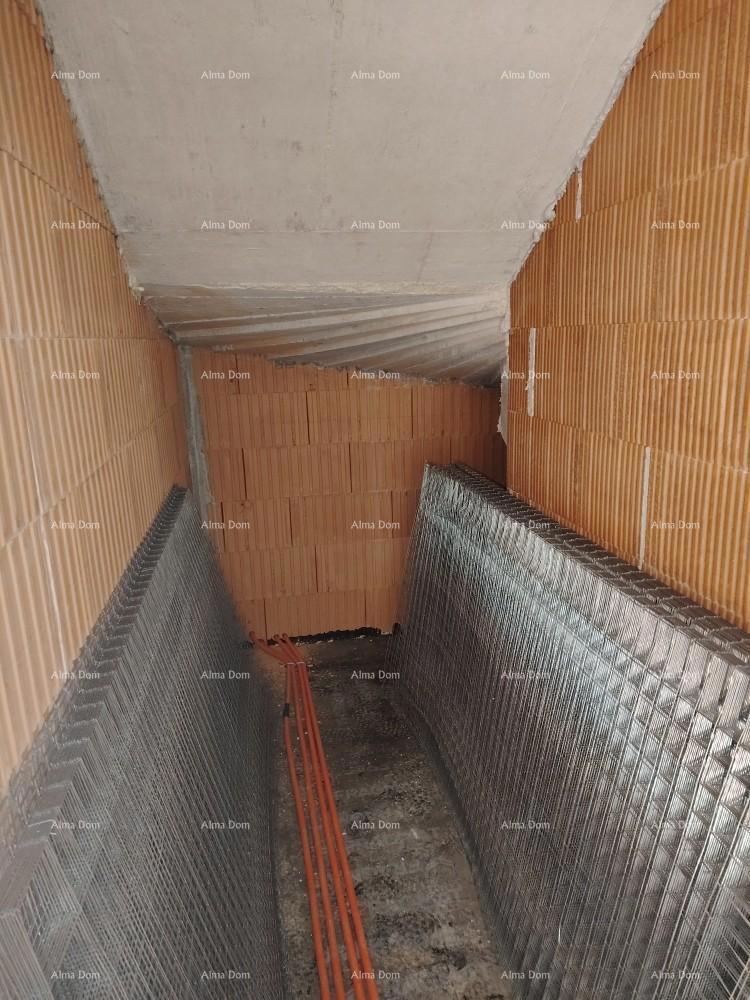 Due stanze al piano terra con giardino