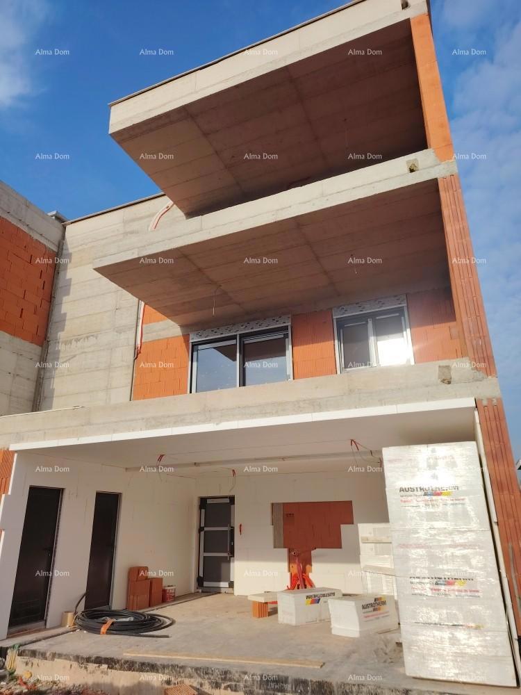 Due stanze al piano terra con giardino