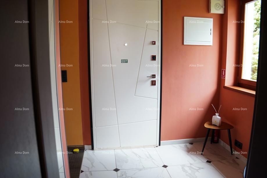 Rovinj, Vendesi appartamento di 120 m² in casa, a 100 m dal mare