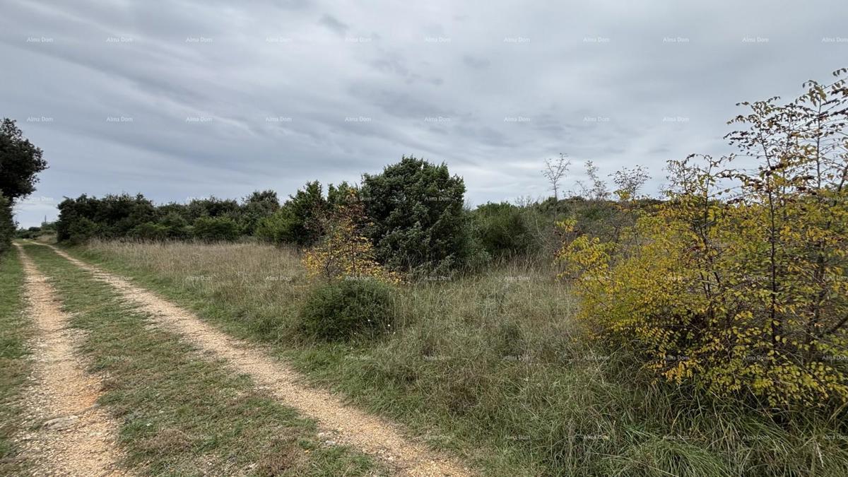 Parcela edificabile vicino a Pola, Valelunga