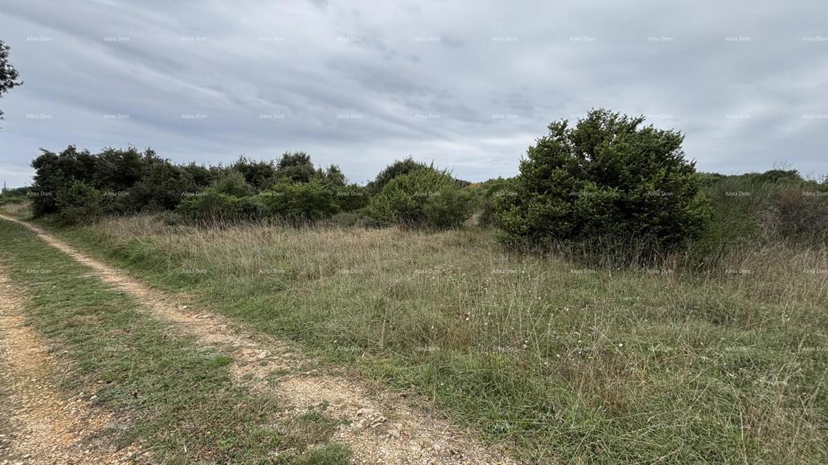 Parcela edificabile vicino a Pola, Valelunga