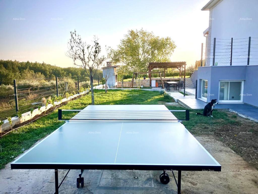 Bella e moderna casa in vendita, Parenzo