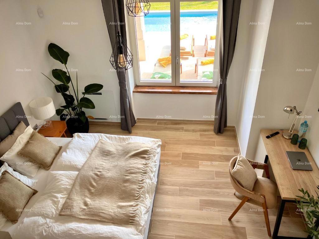 Bella e moderna casa in vendita, Parenzo