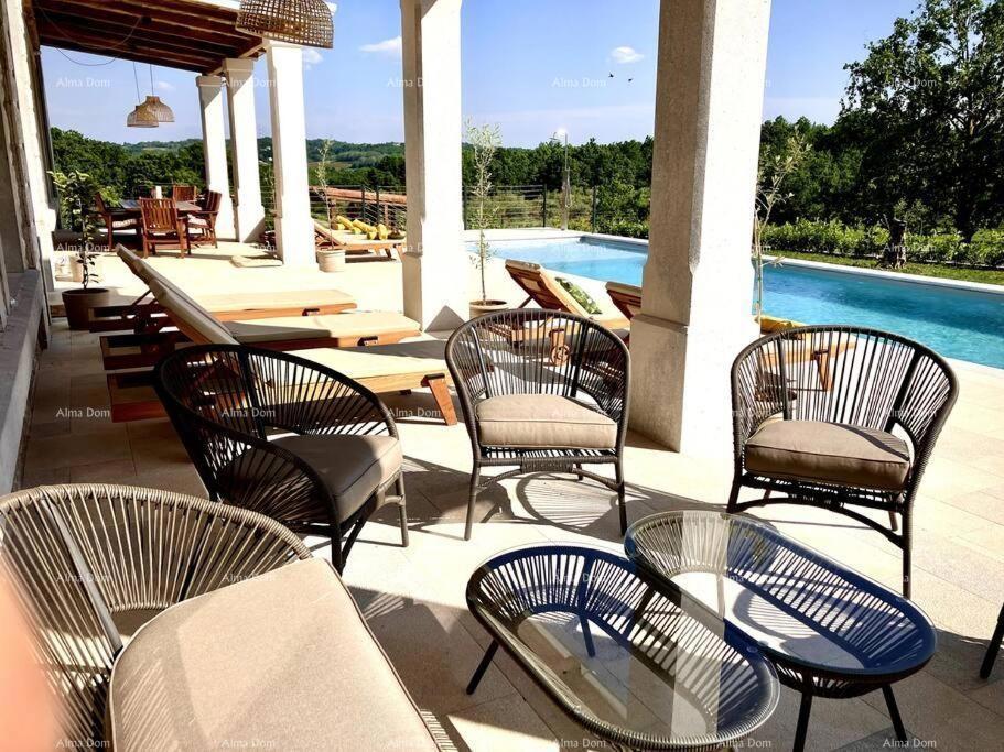 Bella e moderna casa in vendita, Parenzo