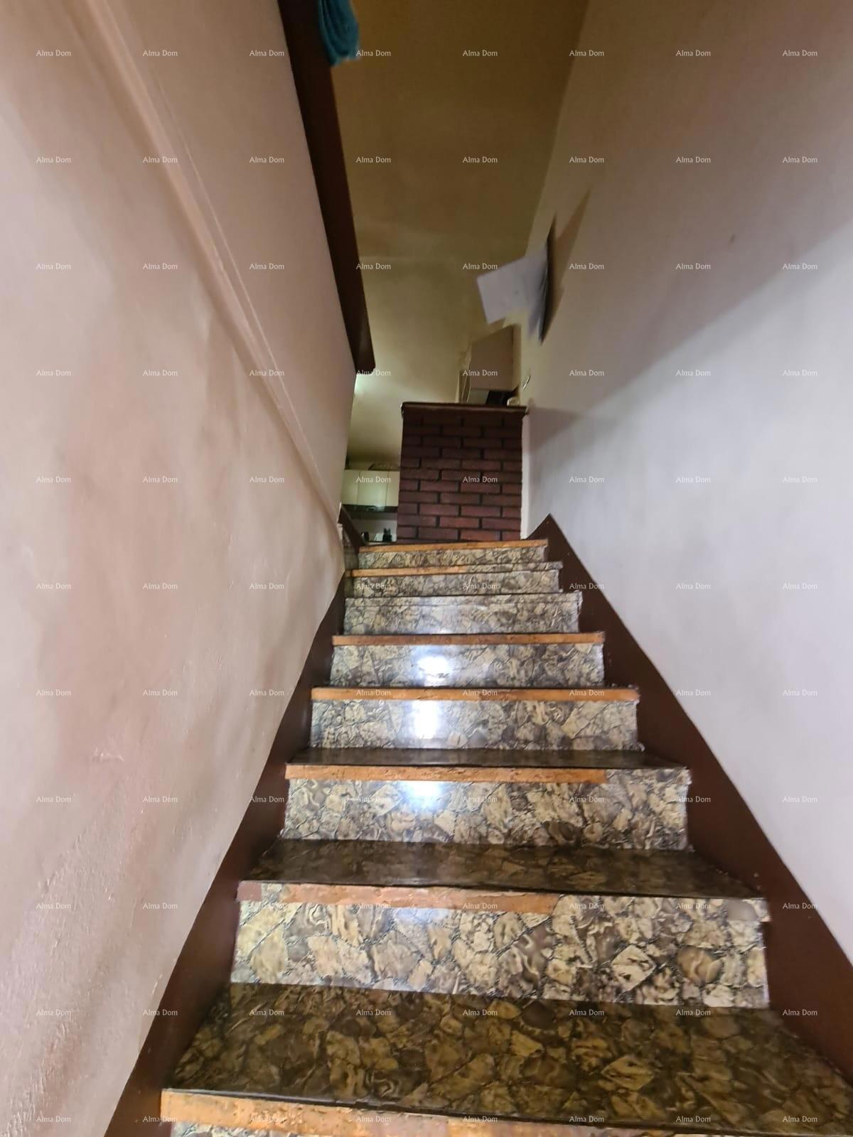 Casa, centro di Buje, 106 m²