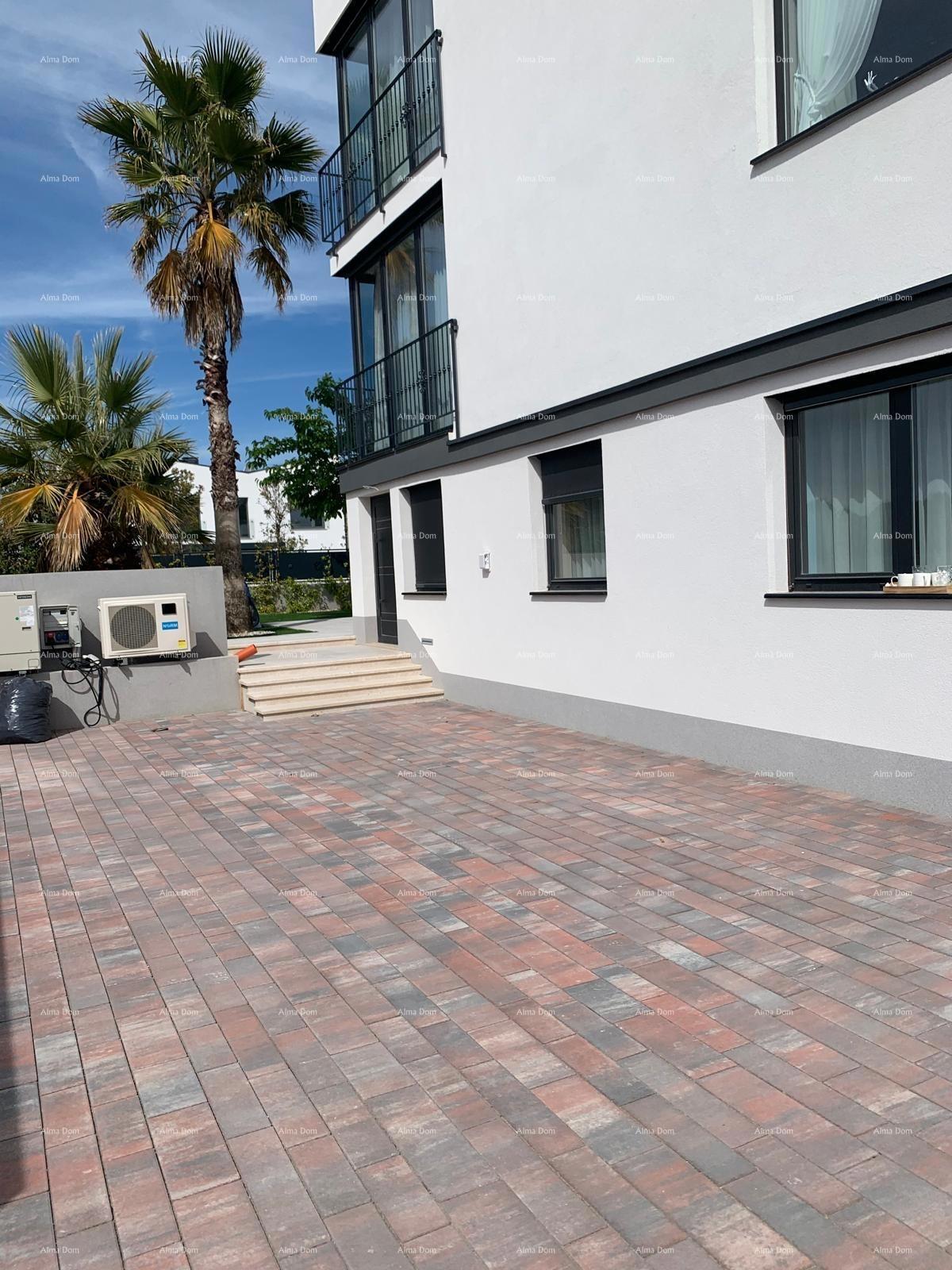 Vendita - Splendida, moderna villa con piscina - casa intelligente, Fažana! Vista mare!