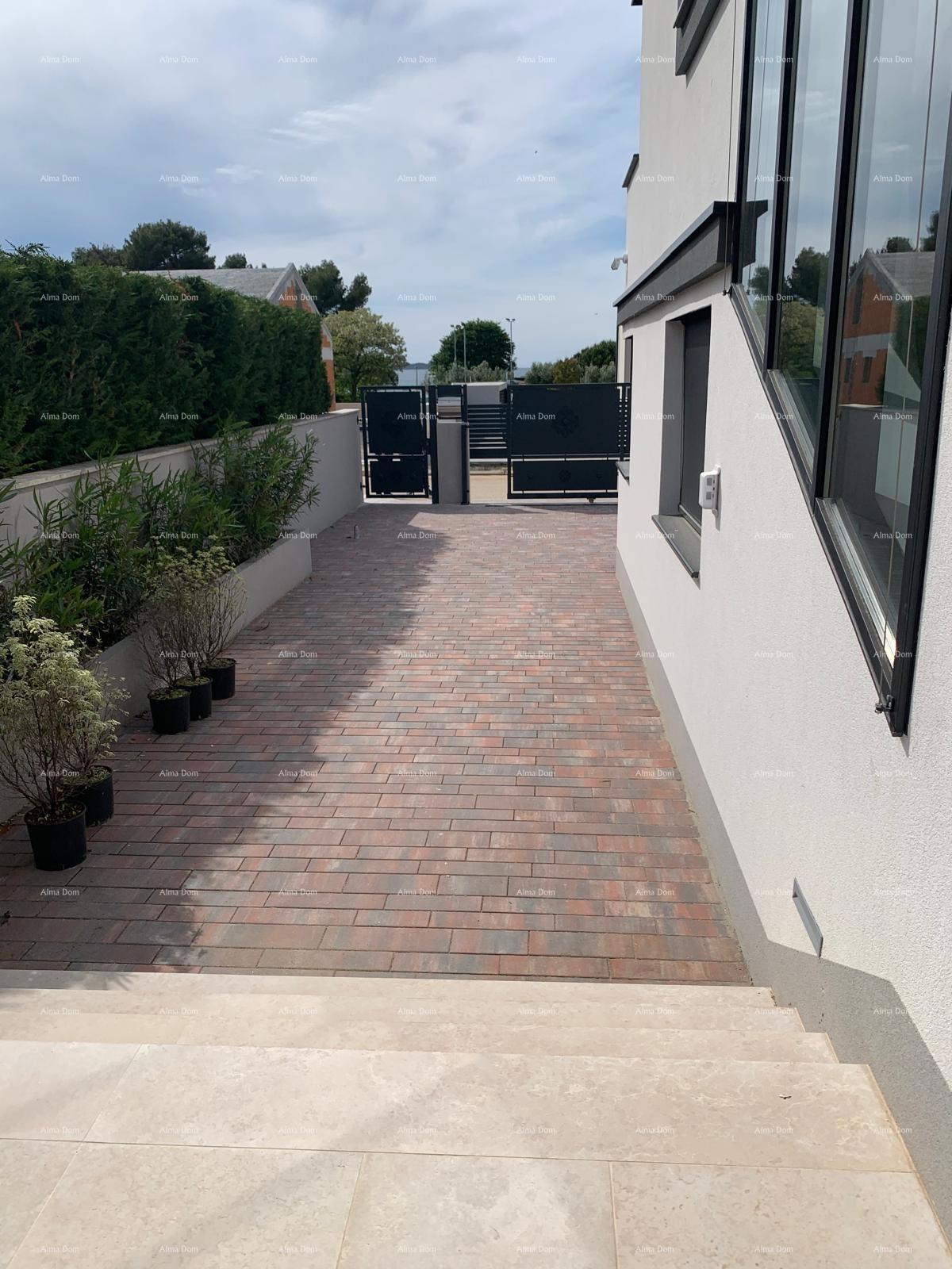 Vendita - Splendida, moderna villa con piscina - casa intelligente, Fažana! Vista mare!