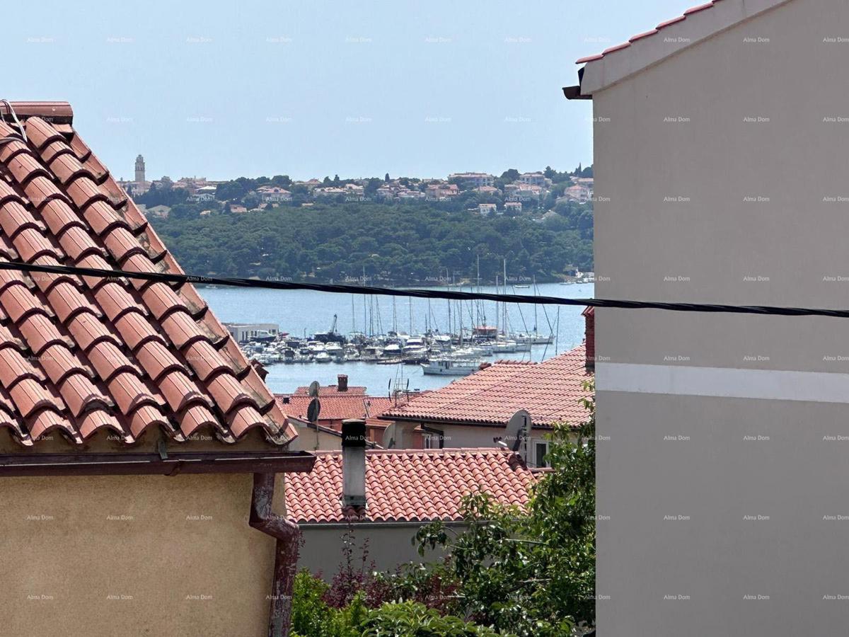 In vendita fantastica casa con tre appartamenti a Medulin!