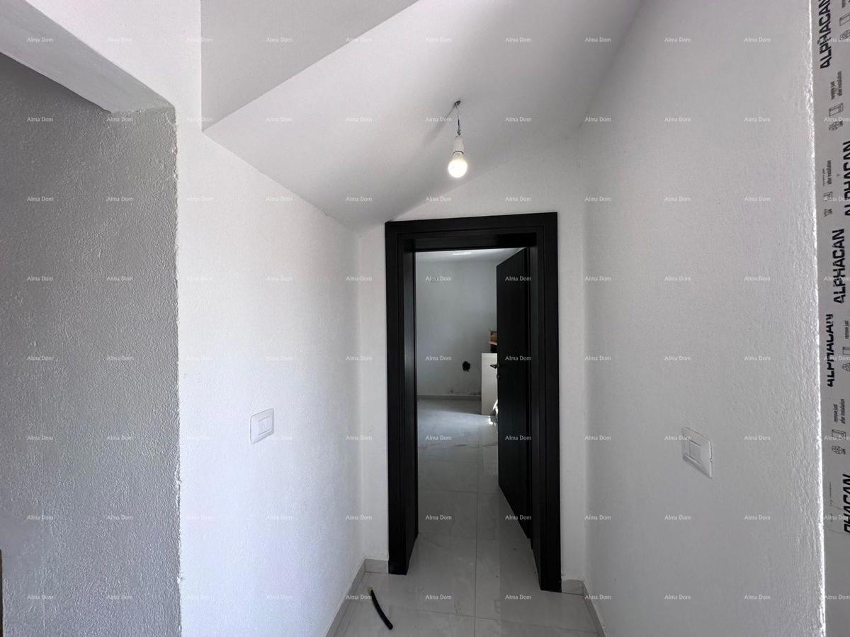 In vendita fantastica casa con tre appartamenti a Medulin!